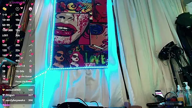 Snapshot of LatexDevil_Blondie chatting on 4, 3, 2025 LatexDevil Blondie online show from 4, 3, 2025