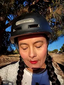 Snapshot of bellapaty chatting on 6, 10, 2025 bellapaty online show from 6, 10, 2025