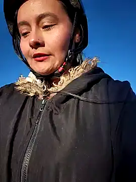 Snapshot of bellapaty chatting on 7, 10, 2025 bellapaty online show from 7, 10, 2025