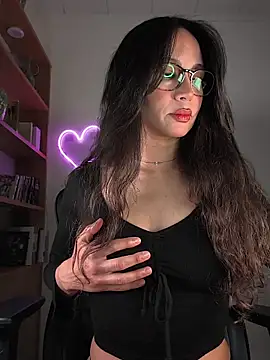 Snapshot of Naughty-Jessie chatting on 4, 5, 2026 Naughty-Jessie online show from 4, 5, 2026