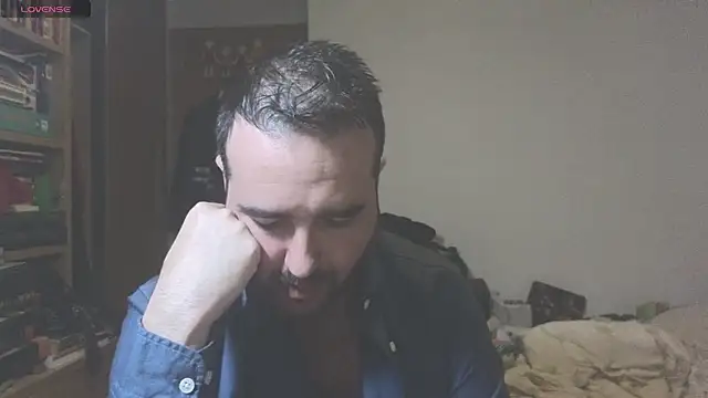 curiosillo83 online show from 17, 2, 2025