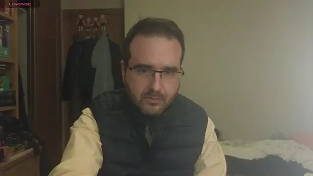 curiosillo83 online show from 6, 3, 2025