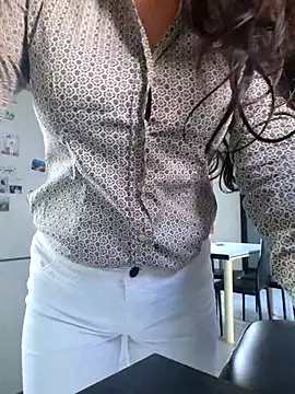 Snapshot of luxxe25 chatting on 26, 11, 2025 luxxe25 online show from 26, 11, 2025