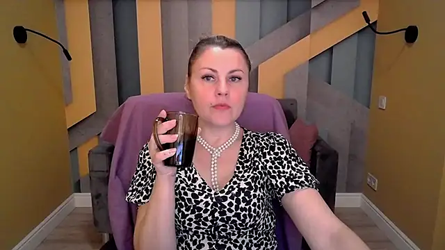 Candy Long online show from 8, 11, 2025