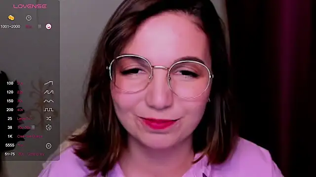 KindHazelHere  online show from 21, 3, 2025