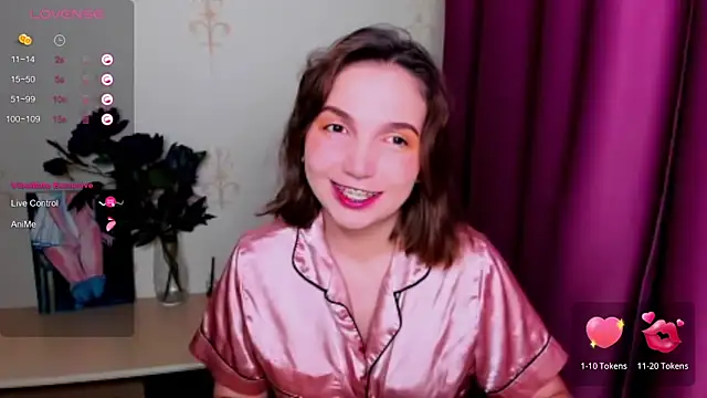 KindHazelHere  online show from 12, 9, 2025