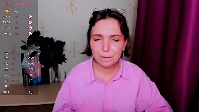 KindHazelHere  online show from 30, 9, 2025