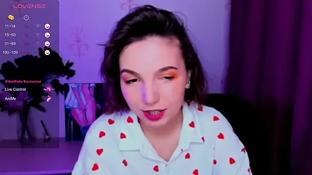 KindHazelHere  online show from 18, 10, 2025