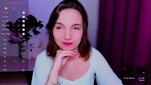 KindHazelHere  online show from 7, 5, 2026