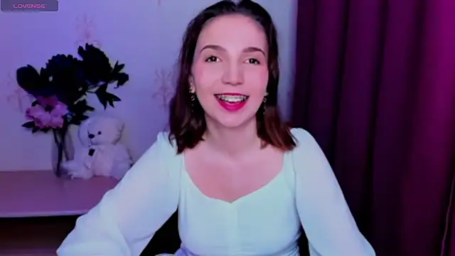 KindHazelHere  online show from 9, 5, 2026