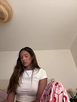 Bella cutte  online show from 1, 12, 2025