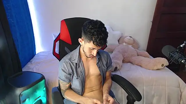 Snapshot of stevenSEX123 chatting on 12, 12, 2024 stevenSEX123 online show from 12, 12, 2024