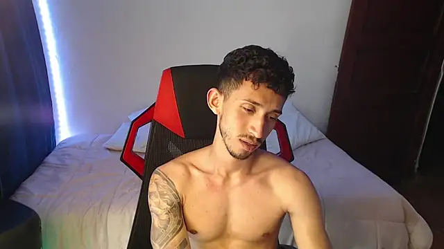 Snapshot of stevenSEX123 chatting on 14, 12, 2024 stevenSEX123 online show from 14, 12, 2024