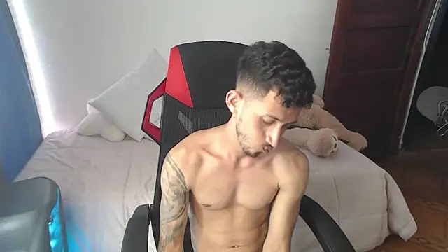 Snapshot of stevenSEX123 chatting on 18, 12, 2024 stevenSEX123 online show from 18, 12, 2024