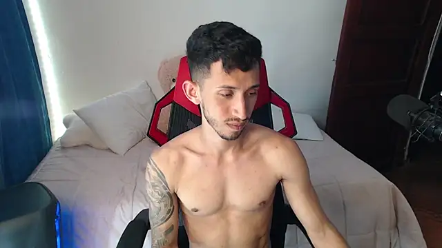 Snapshot of stevenSEX123 chatting on 20, 12, 2024 stevenSEX123 online show from 20, 12, 2024