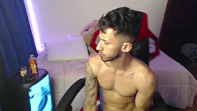 Snapshot of stevenSEX123 chatting on 24, 12, 2024 stevenSEX123 online show from 24, 12, 2024