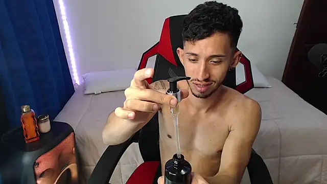 Snapshot of stevenSEX123 chatting on 25, 12, 2024 stevenSEX123 online show from 25, 12, 2024