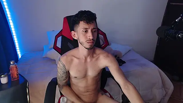 Snapshot of stevenSEX123 chatting on 28, 12, 2024 stevenSEX123 online show from 28, 12, 2024