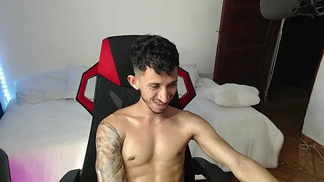 Snapshot of stevenSEX123 chatting on 1, 1, 2025 stevenSEX123 online show from 1, 1, 2025