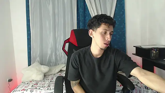 Snapshot of stevenSEX123 chatting on 23, 9, 2025 stevenSEX123 online show from 23, 9, 2025