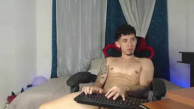 Snapshot of stevenSEX123 chatting on 10, 10, 2025 stevenSEX123 online show from 10, 10, 2025