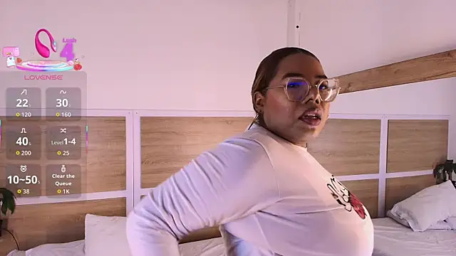  nickypurple  online show from 15, 1, 2026