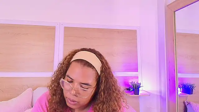  nickypurple  online show from 6, 5, 2026