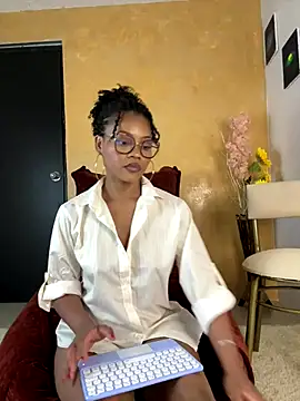 ShadayCarmell online show from 27, 10, 2025