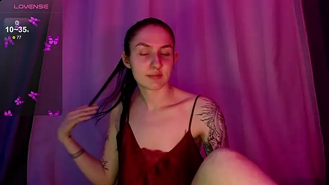 Snapshot of NiaEllis chatting on 10, 1, 2025 NiaEllis online show from 10, 1, 2025