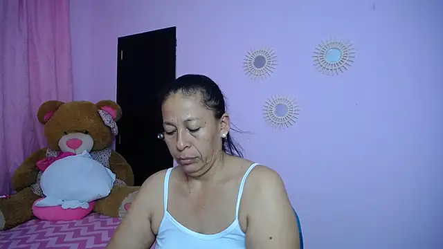 mature martina online show from 10, 1, 2025