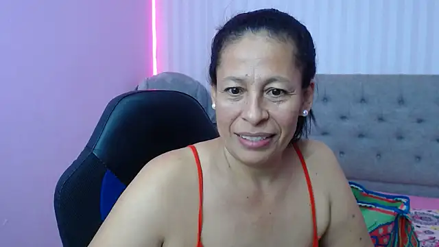mature martina online show from 24, 1, 2025