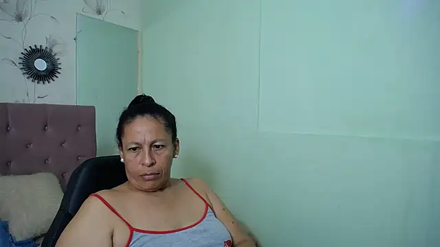 mature martina online show from 1, 3, 2025