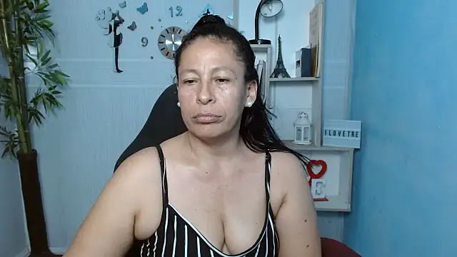 mature martina online show from 4, 3, 2025