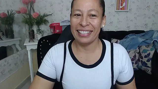 mature martina online show from 21, 3, 2025