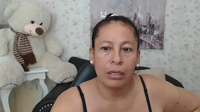 mature martina online show from 30, 4, 2026