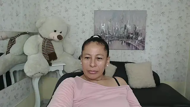 mature martina online show from 13, 5, 2026