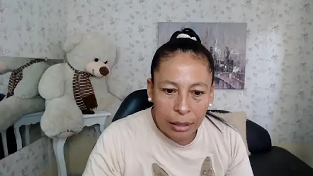 mature martina online show from 19, 5, 2026