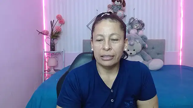 mature martina online show from 22, 5, 2026