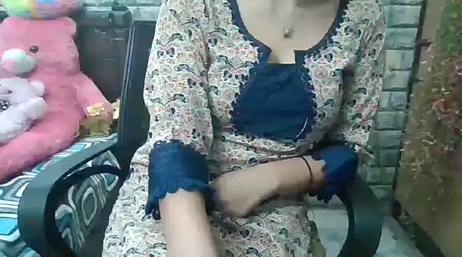 Snapshot of Sexy_iknoor chatting on 6, 2, 2025 Sexy iknoor online show from 6, 2, 2025