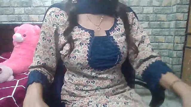 Snapshot of Sexy_iknoor chatting on 18, 9, 2025 Sexy iknoor online show from 18, 9, 2025