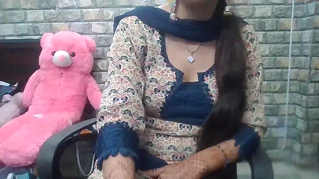 Snapshot of Sexy_iknoor chatting on 15, 10, 2025 Sexy iknoor online show from 15, 10, 2025