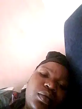 pretty-donna online show from 2, 11, 2025