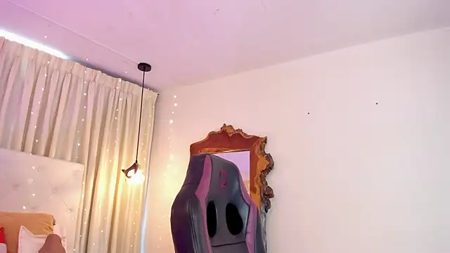 BonnieBad01 online show from 15, 12, 2025