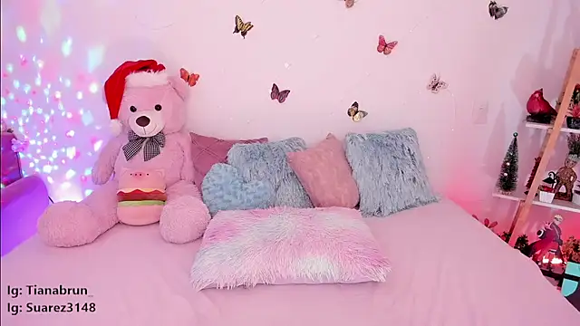 Snapshot of Zara_uwu_ chatting on 8, 1, 2025 Zara uwu  online show from 8, 1, 2025