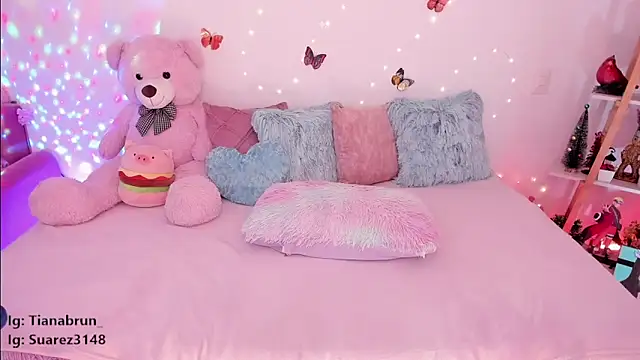Snapshot of Zara_uwu_ chatting on 17, 2, 2025 Zara uwu  online show from 17, 2, 2025