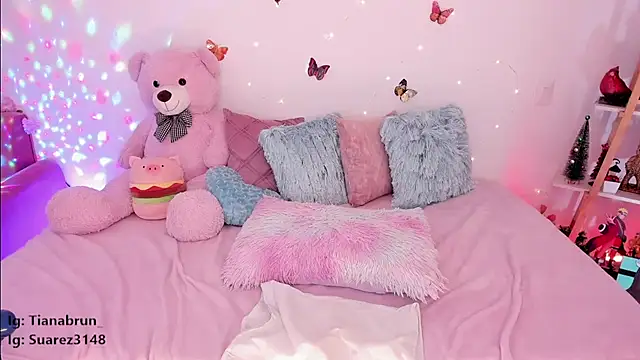 Snapshot of Zara_uwu_ chatting on 6, 3, 2025 Zara uwu  online show from 6, 3, 2025