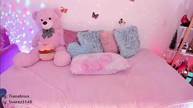 Snapshot of Zara_uwu_ chatting on 11, 3, 2025 Zara uwu  online show from 11, 3, 2025