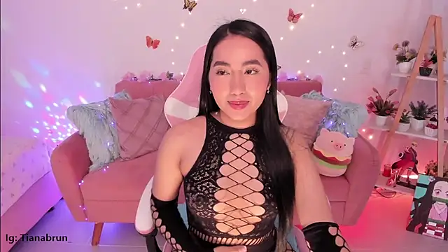 Snapshot of Zara_uwu_ chatting on 14, 9, 2025 Zara uwu  online show from 14, 9, 2025