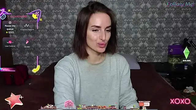 xx adrihanna xx online show from 10, 10, 2025