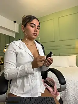 Snapshot of kataliina__ chatting on 8, 5, 2026 kataliina online show from 8, 5, 2026